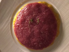 Risotto alla milanese con tartare di vitello e tonno