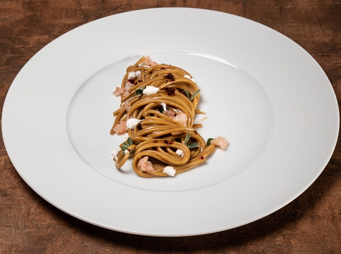 Ricetta: Spaghetti aglio, olio e peperoncino con tartare di gambero rosso