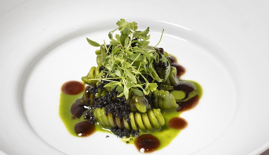 Ricetta: Fusilli, prezzemolo, lenticchie affumicate e crumble d’anatra
