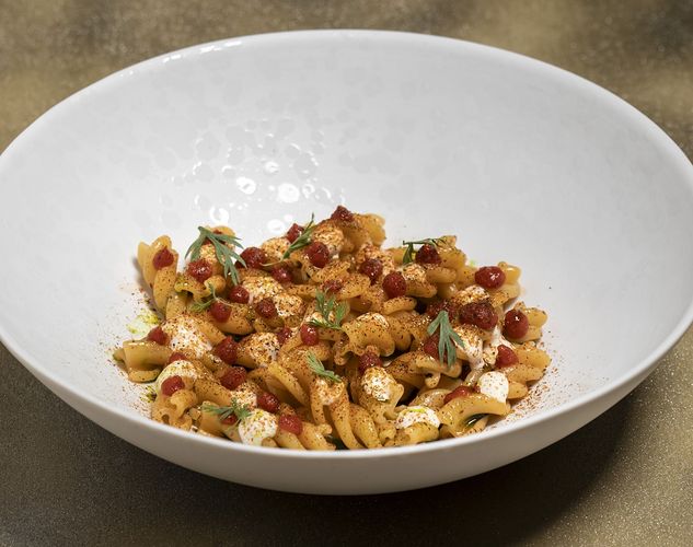 Ricetta: Fusilloni, salsa alla 'nduja e stracciatella affumicata di Kevin Gramaglia